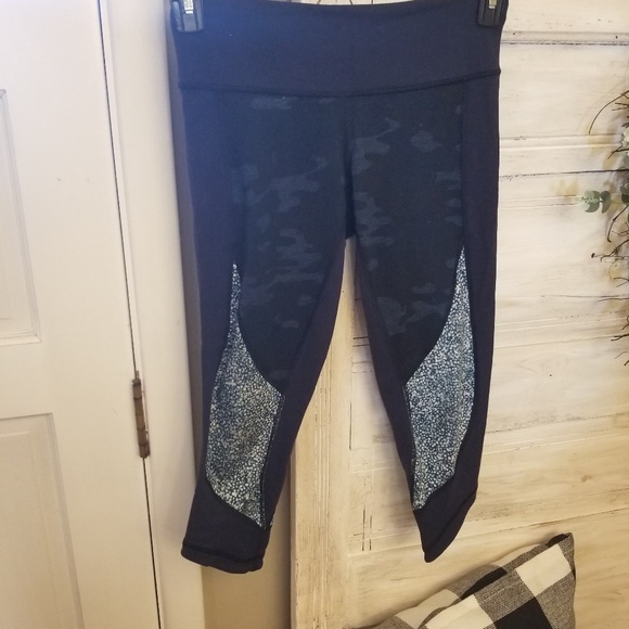 lululemon athletica Pants - Lululemon Artic Camo Capri Athletic Leggings